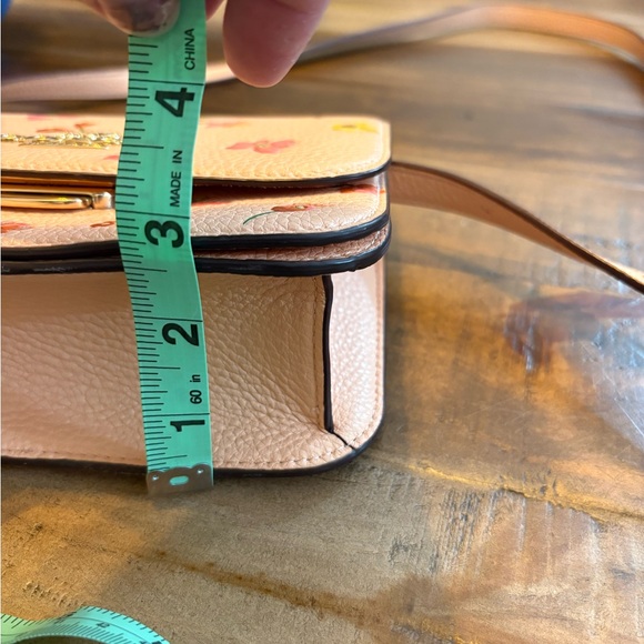 Coach Pink Floral Crossbody Bag

❤️❤️PRICE DROP FOR THE NEXT 2 hours❤️❤️ - Picture 15 of 16